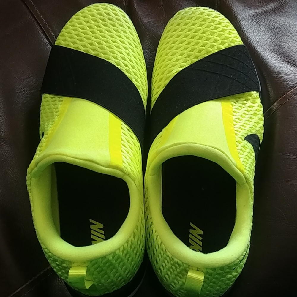 NIKE Wmns Free Connect chartreuse size 11